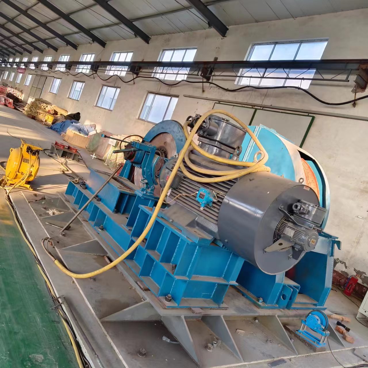 无极绳连续牵引车