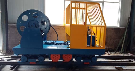 煤矿井下钢丝绳牵引普轨卡轨车