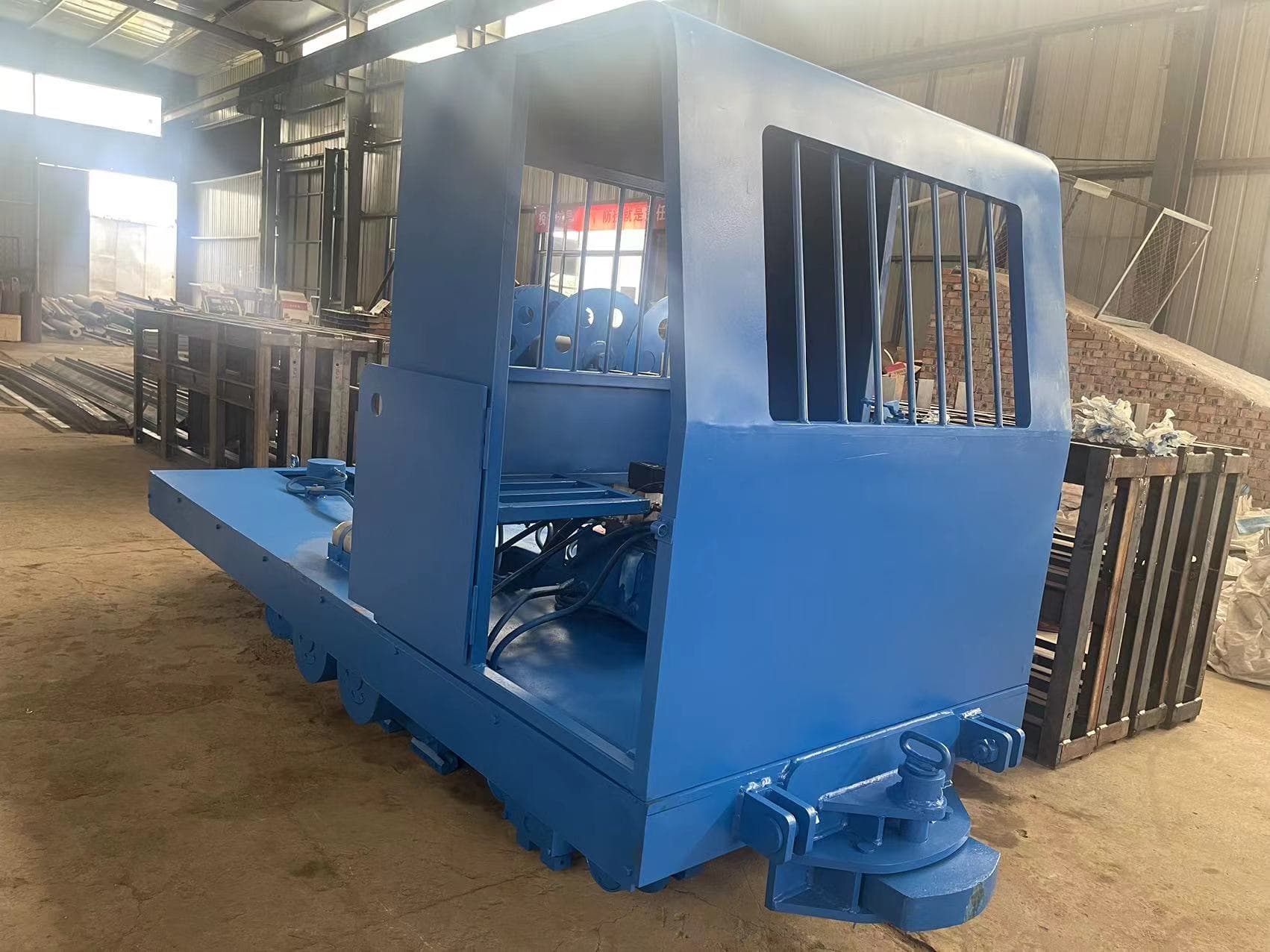 煤矿井下钢丝绳牵引普轨卡轨车